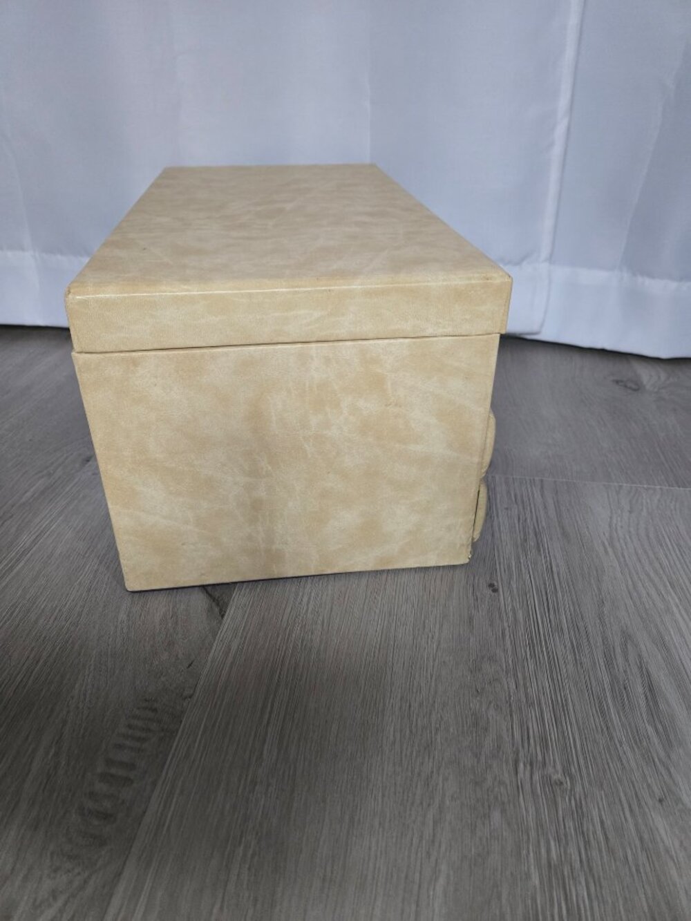 Faux leather jewelry box* - Picture 8 of 13